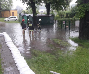 Pogotowie przeciwpowodziowe na Śląsku. Rzeki przekroczyły stany alarmowe! [ZDJĘCIA]