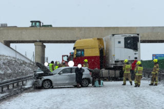 Karambol na A4! Osiem aut rozbitych, autostrada zablokowana