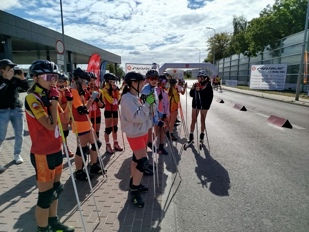Zawody o Puchar Polski na nartorolkach Marwe Cup 2025 zostały zainaugurowane w Siedlcach