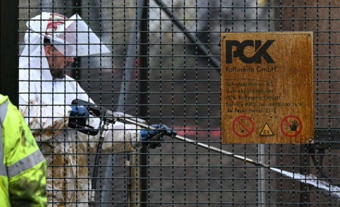 Awaria rurociągu tuż przy granicy z Polską