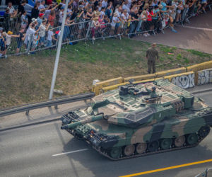 Święto Wojska Polskiego 2026: Wielka defilada w Warszawie i parada morska w Gdyni. Tysiące żołnierzy i ten sprzęt wojskowy zaskoczą Polaków