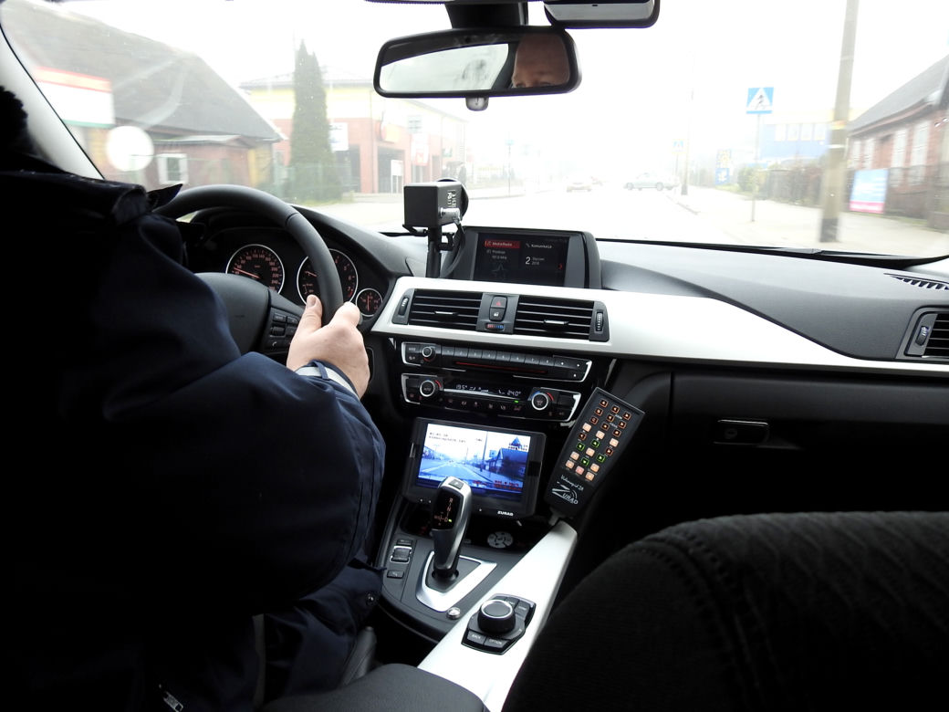 Nieoznakowany radiowóz BMW 330i xDrive