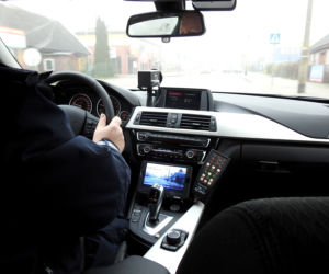 Nieoznakowany radiowóz BMW 330i xDrive