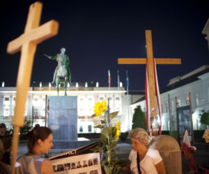 Krzyż przed Pałacem Prezydenckim 