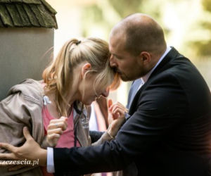 Barwy szczęścia odc. 1223. Daniel (Dawid Kartaszewicz), Honorata (Anna Smołowik)