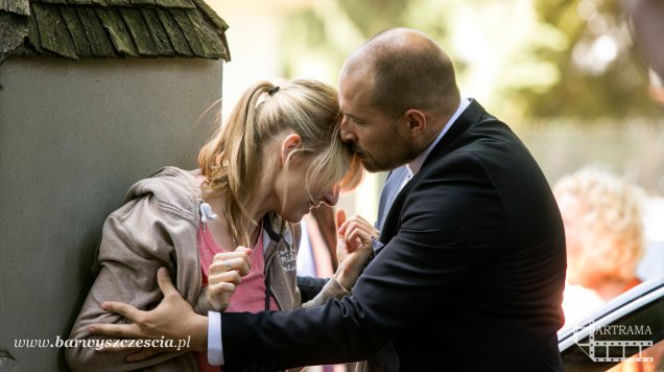 Barwy szczęścia odc. 1223. Daniel (Dawid Kartaszewicz), Honorata (Anna Smołowik)