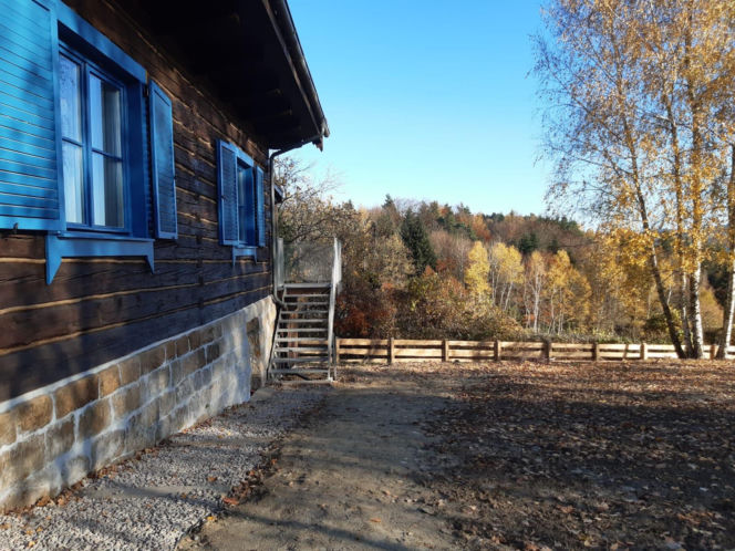 Remont drewnianej chaty w Tropiu (woj. małopolskie)