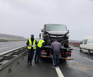 Trudne warunki na wielkopolskich drogach. Poważny wypadek na drodze S5