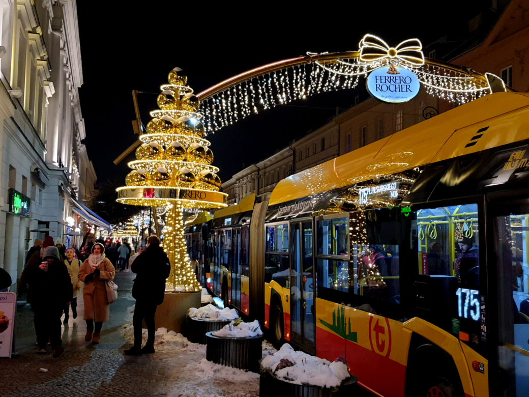 Warszawska iluminacja świąteczna. Magiczny spacer Traktem Królewskim