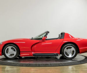 Dodge Viper z przebiegiem 34 mil