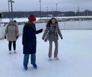 Lodowisko w Centrum Rekreacyjno-Sportowym Ukiel