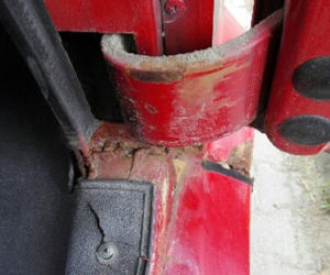 Niesprawny bus woził pasażerów! Totalnie nie nadawał się do jazdy