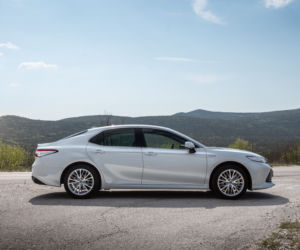 Toyota Camry 2.5 Hybrid Dynamic Force 218 KM e-CVT Executive