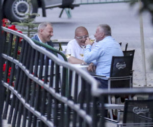 Graś pije, Tusk błądzi