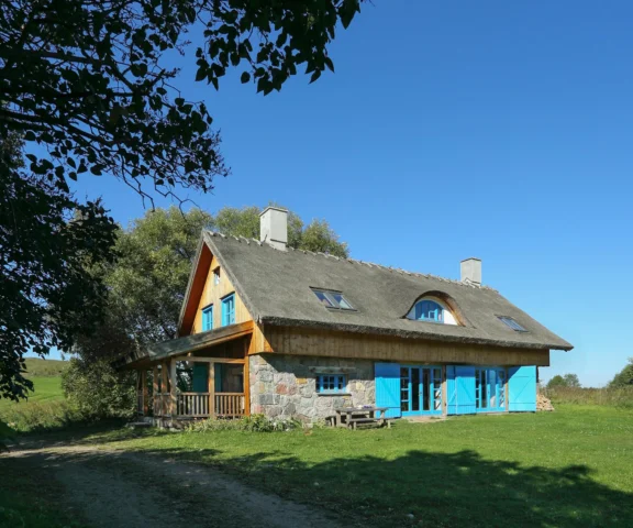 W tym miejscu stała kamienna obora z 1926 roku