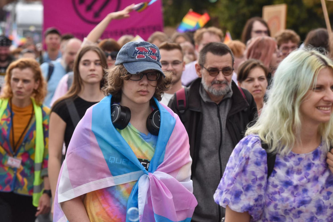 VI Toruński Marsz Równości. Przeciwnicy modlili się w centrum