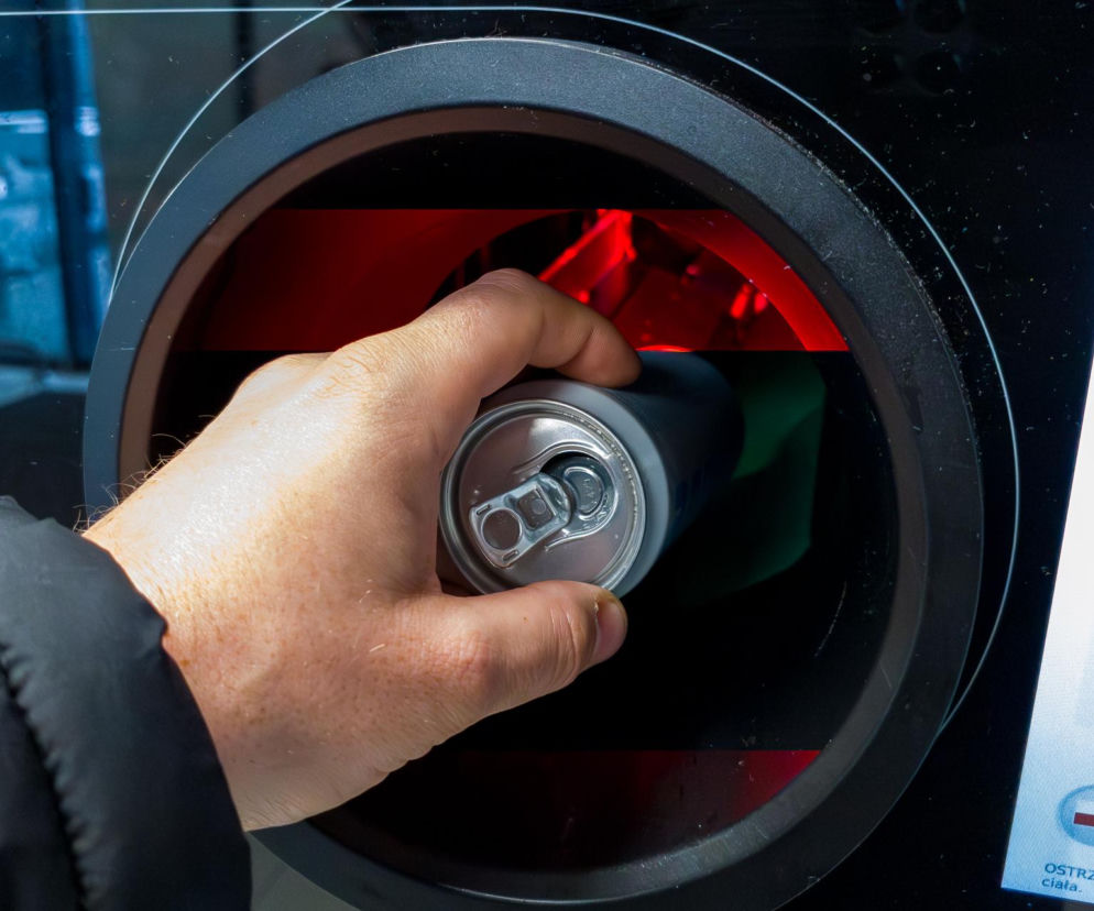 Kij, sznurek i zarobił prawie 200 tys. zł na jednej butelce!