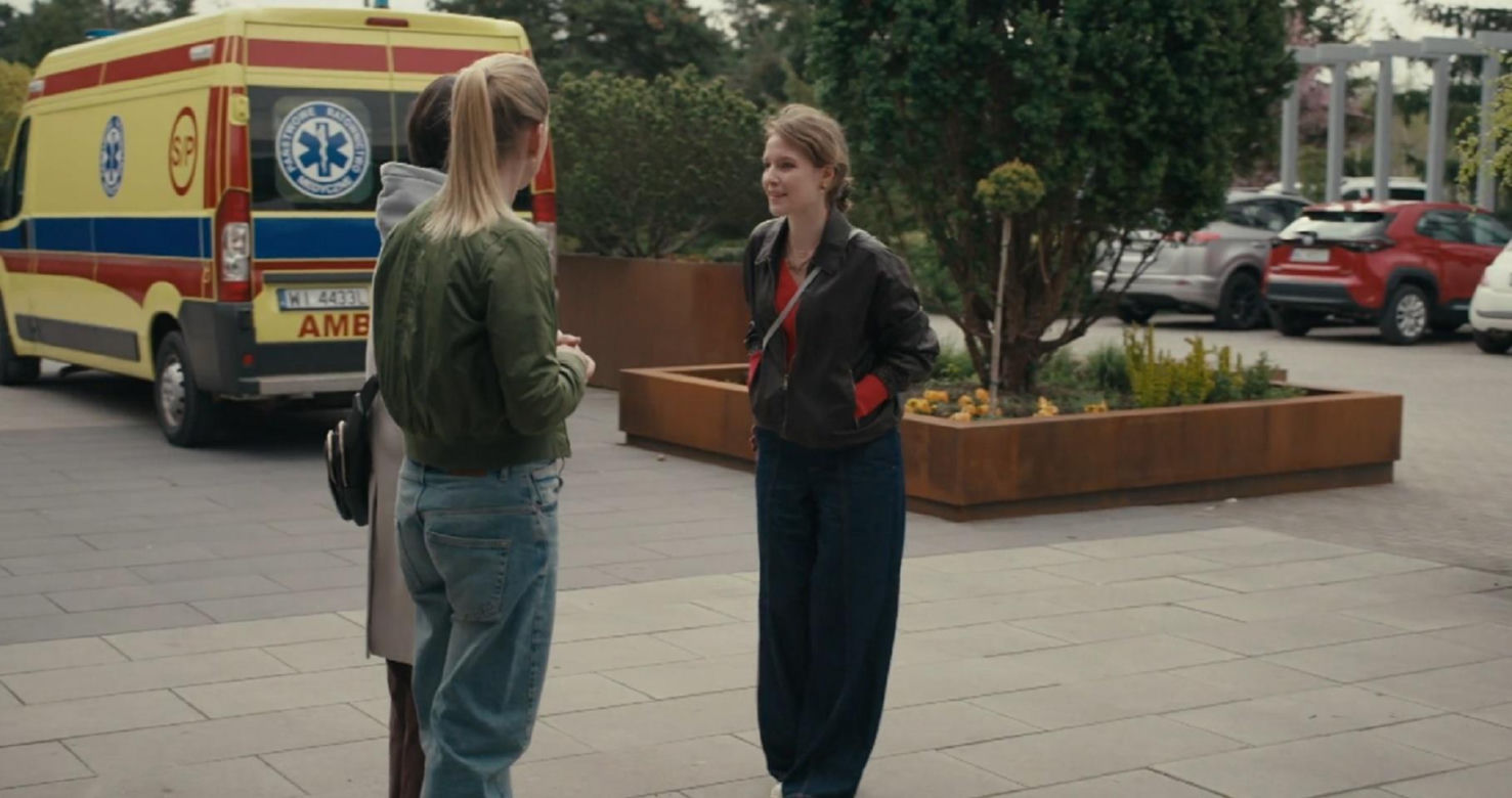 Na dobre i na złe odc. 998. Blanka (Pola Gonciarz), Zuza (Aurora Lipartowska), Dorota (Magdalena Wróbel)