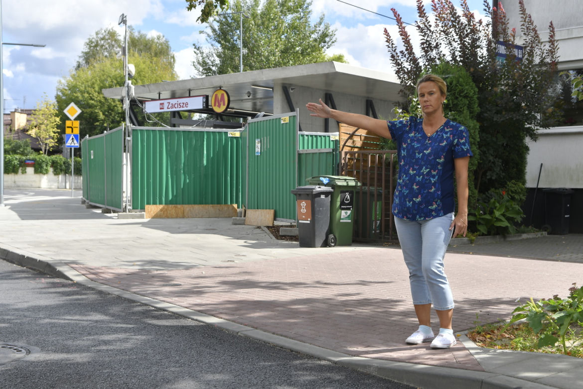 Budowa metra zrujnowała ich domy. Mieszkańcy Zacisza walczą o odszkodowania 