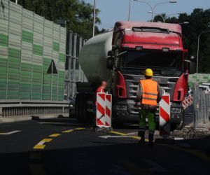 Kierowcy wściekli w korku a na budowie pusto