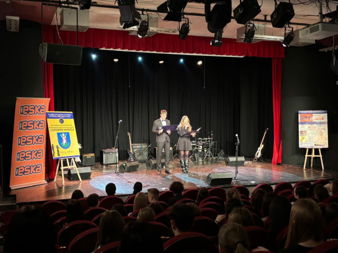 Międzyszkolny Festiwal Piosenki Obcojęzycznej