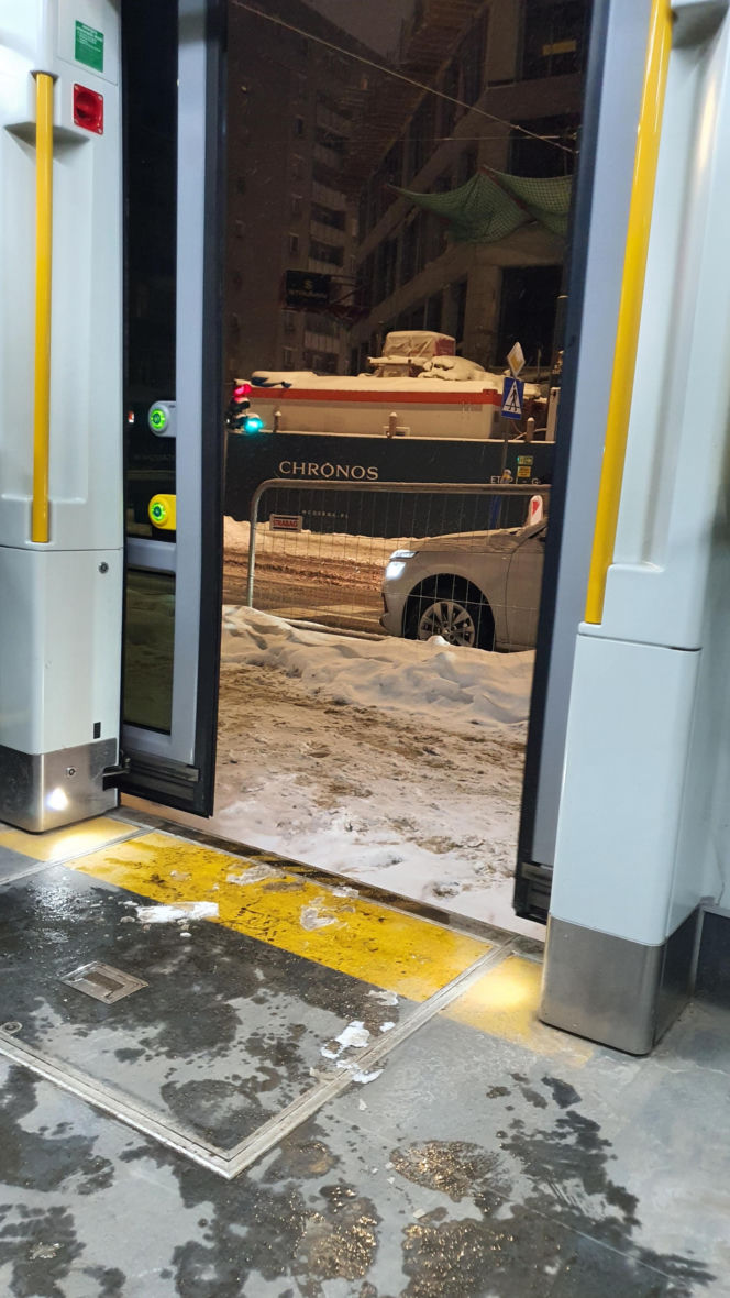 Zimowe utrudnienia w Warszawie