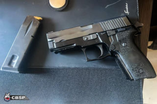 Akcja CBŚP jak z filmów! Wielkie pieniądze, broń, zegarki i narkotyki, które odurzyłyby pół Polski