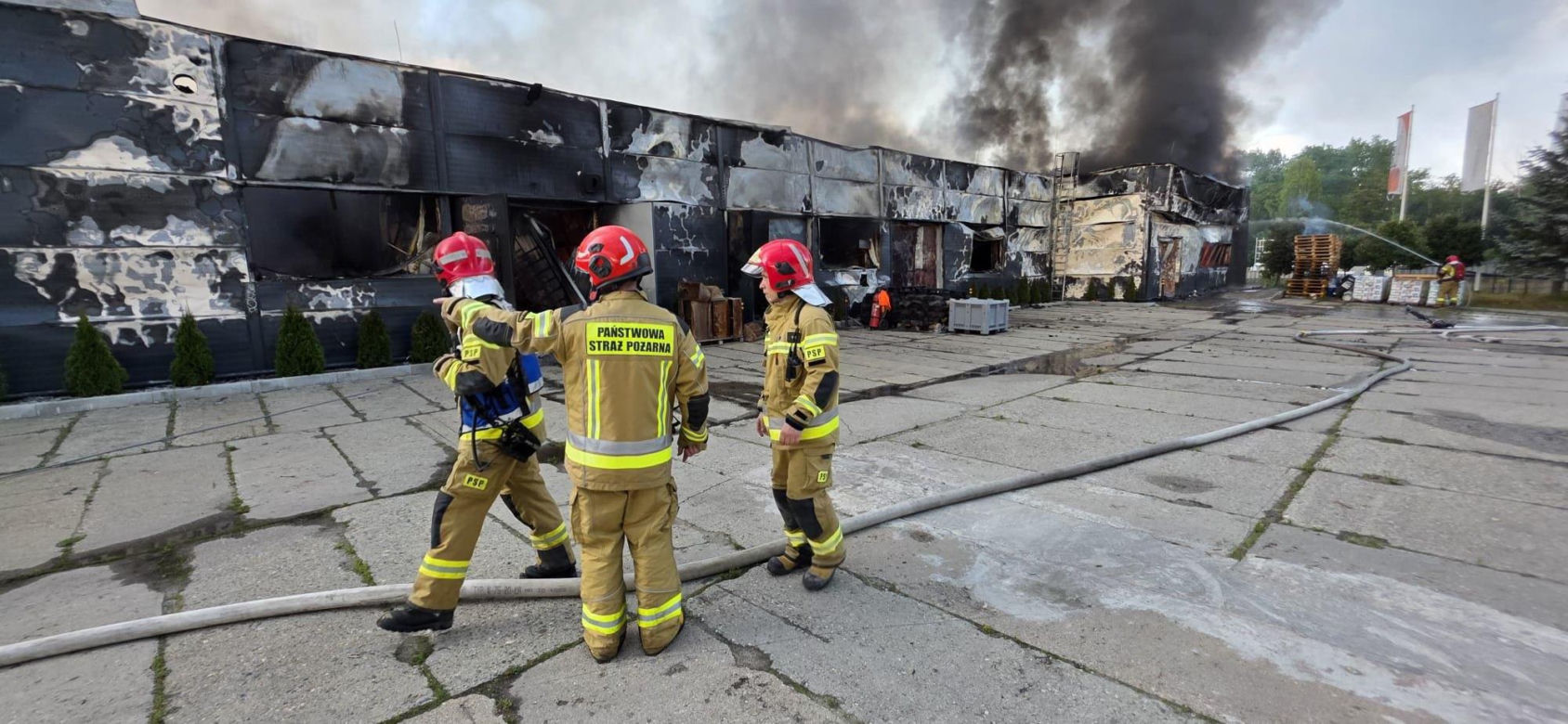 Pożar hali w Siemianowicach Śląskich