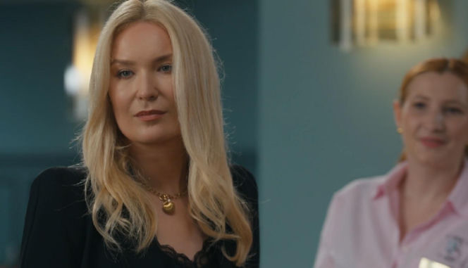 Barwy szczęścia, odcinek 3287. Karolina (Marta Dąbrowska), Sylwia (Anna Maria Kosik)