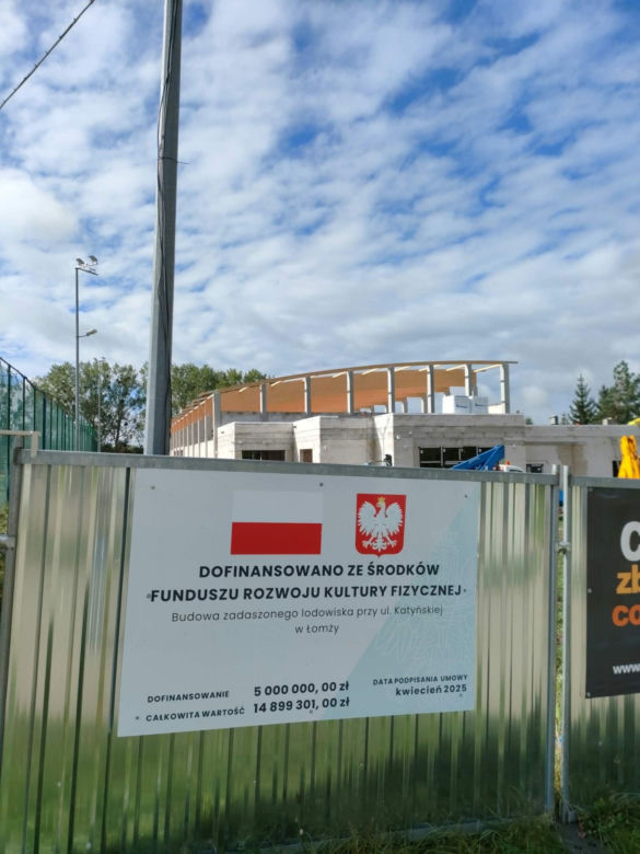 Tak będzie wyglądać Lodowisko-Rolkowisko w Łomży! Mieszkańcy wybrali elewację, będą też świetlne iluminacje. Kiedy otwarcie obiektu?