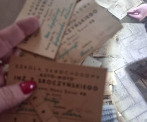 Pod podłogą mieszkania na Saskiej Kępie znajdowała się skytka z dokumentami i prywatnymi rzeczami z czasów okupacji