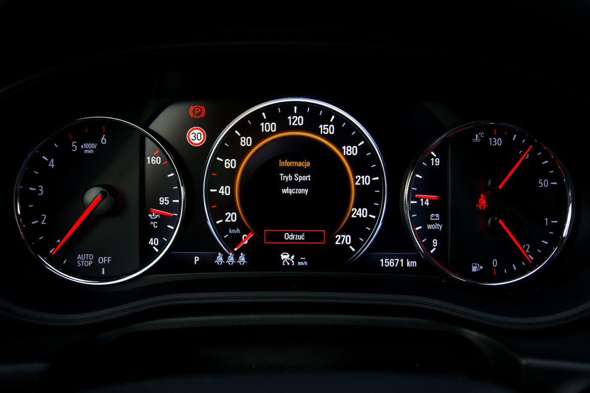 Opel Insignia GSi Sports Tourer 2.0 CDTi 210 KM AT8 AWD