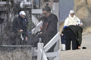 Radosław Majdan z żoną, dziećmi i piłką na polskiej wyspie. Tak wygląda ich życie beż ściemy. Zdjęcia zza krzaków!