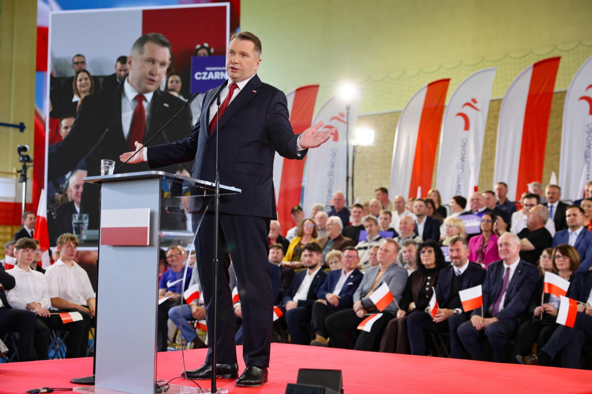 Przemysław Czarnek podczas otwartego spotkania z mieszkańcami Kalisza w hali OSRiR w Kaliszu