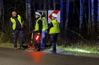 Makabryczne dachowanie auta na Mazowszu. 41-latek zginął uwięziony w blaszanej pułapce