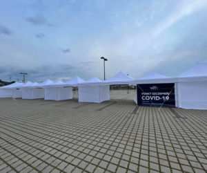 Największy w Polsce samochodowy punkt szczepień powstał na Stadionie Wrocław