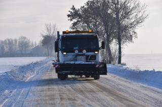 Dwie firmy zajmą się odśnieżaniem dóg w powiecie radomskim 