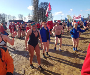 IX Dadajowy Zlot Morsów: Mikołajem możesz być cały rok 