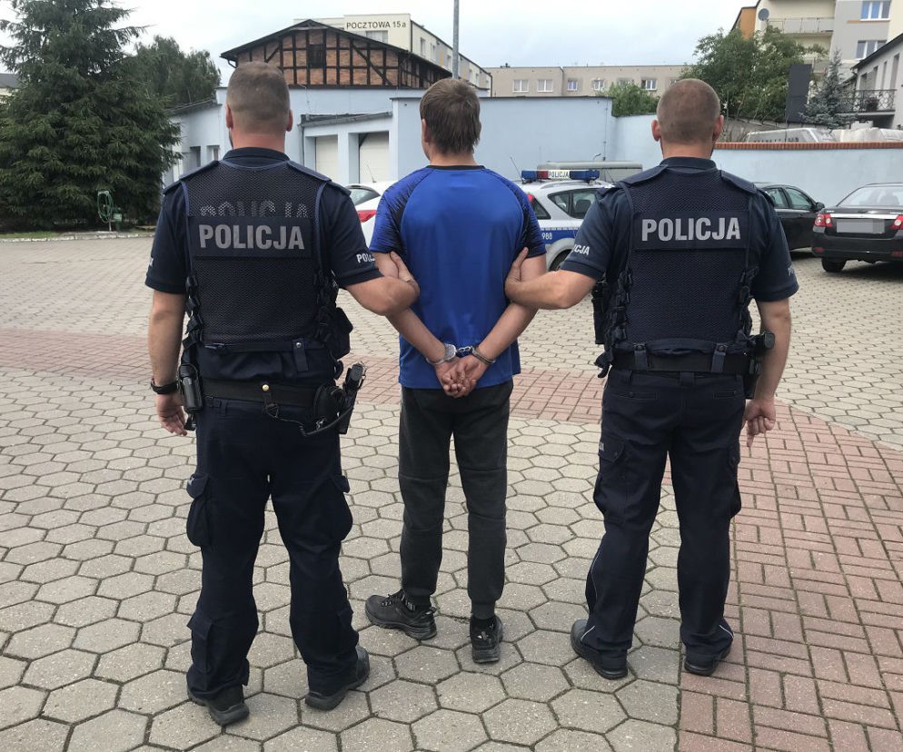 Ukradł alkohol i zaatakował bezbronną kobietę. Groza na terenie sklepu w Nakle nad Notecią