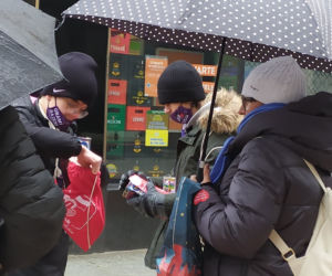 Gorące serca smagane wiatrem. Torunianie grają z WOŚP po raz trzydziesty! [FOTO]