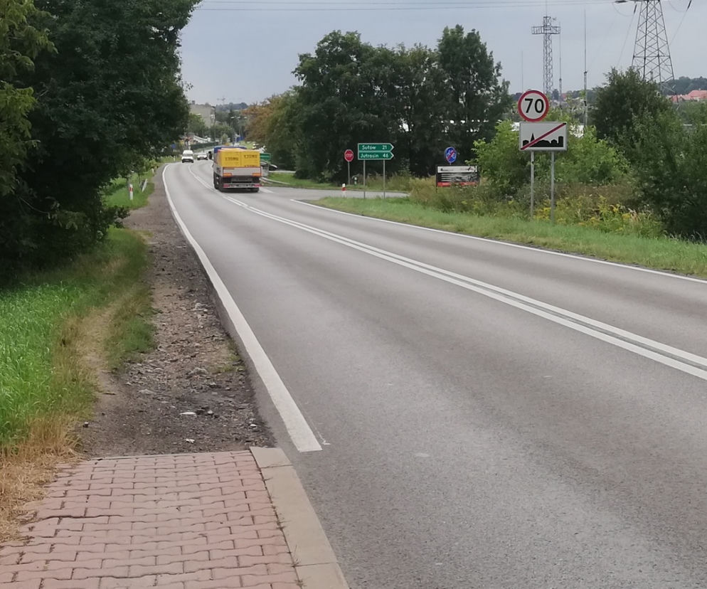 W ramach inwestycji powstanie ścieżka rowerowa oraz przejście dla pieszych przez Drogę Krajową nr 15