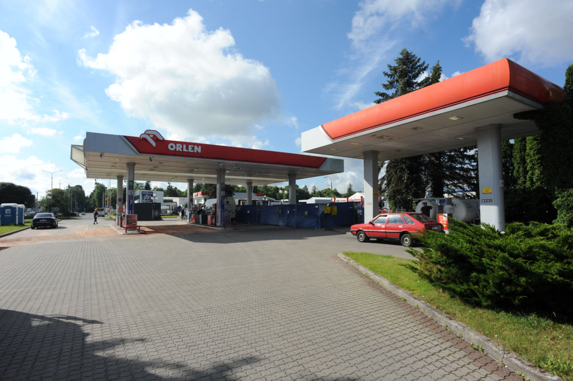 Koszalin: Pijany mężczyzna groził wysadzeniem stacji benzynowej