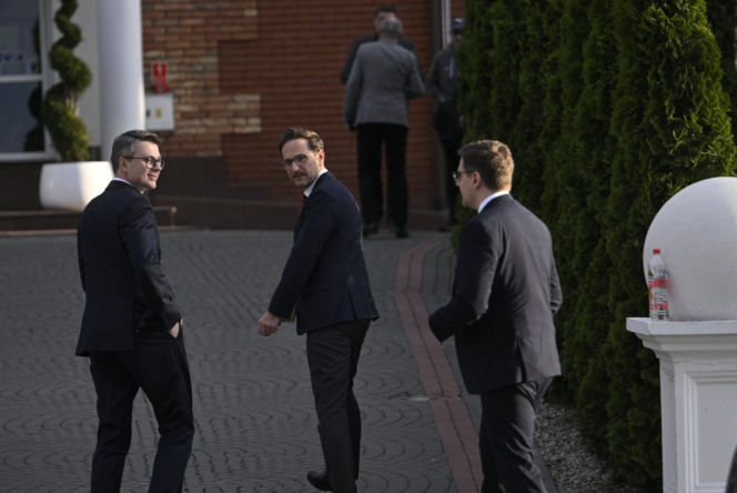 Politycy PiS jadą na wyjazdowe posiedzenie klubu