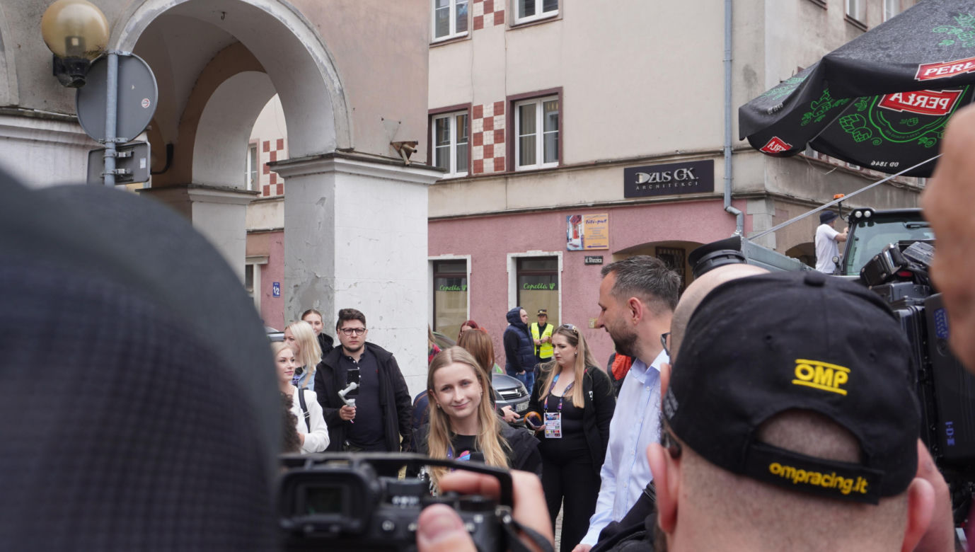 Kortowiada 2024. Parada Wydziałów przeszła ulicami miasta. Studenci tłumnie wzięli udział w imprezie
