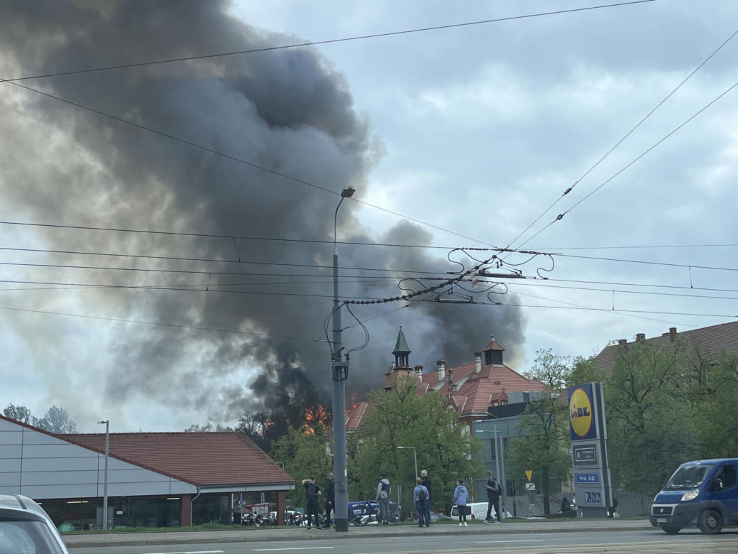 Pożar dachu budynku Akademii w Gorzowie