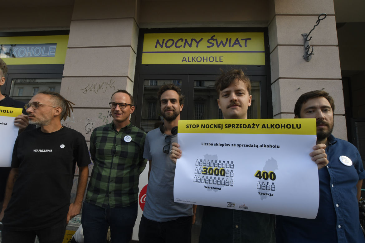 Nocna prohibicja w Warszawie. Aktywiści chcą zakazu sprzedaży alkoholu po godz. 22