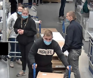 Rozpoznajesz te osoby? Są ścigane przez bydgoską policję za kradzież tożsamości!