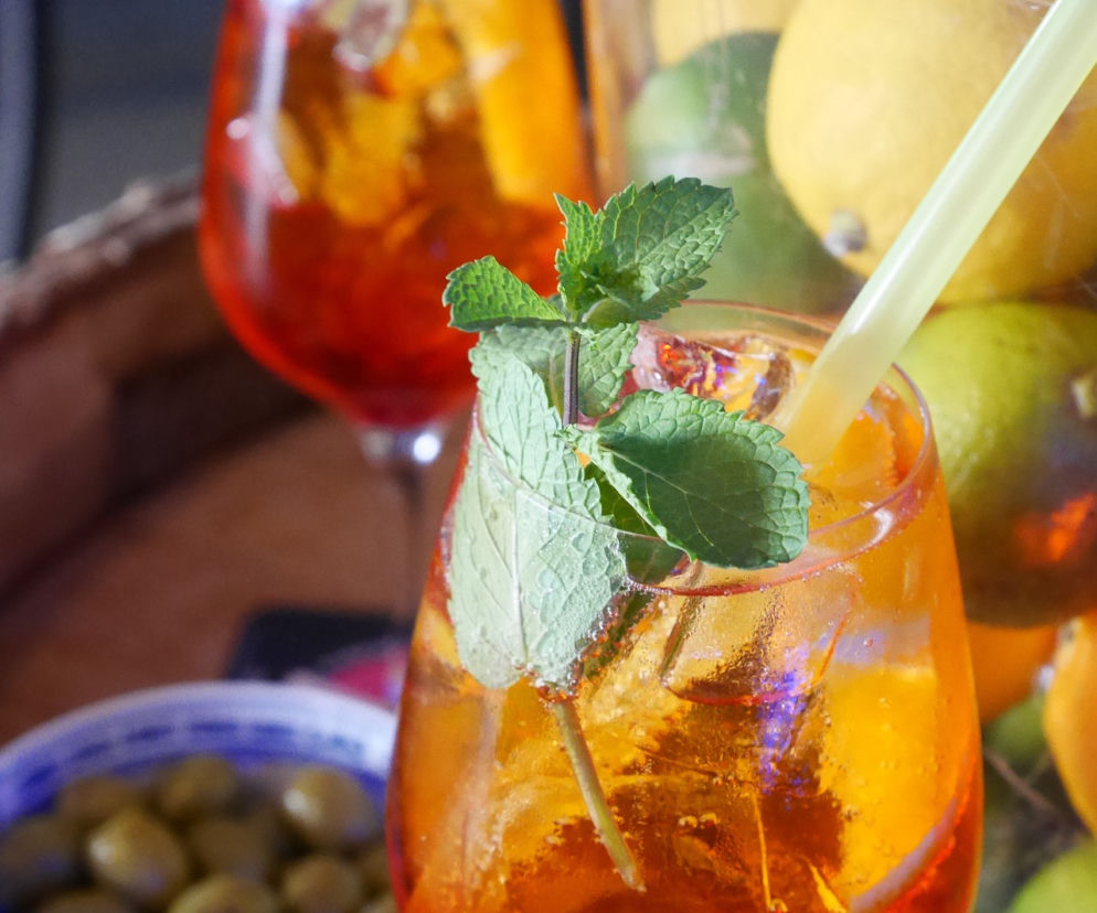 Jak się schłodzić? 3 najlepsze kosmetyki i 3 drinki.