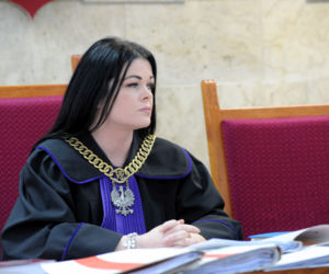 Emeryt stanął przed sądem za zjedzenie cukierka