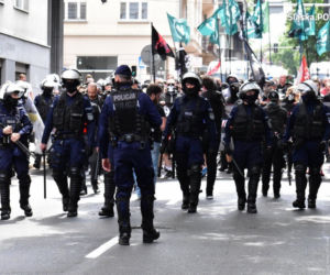 Katowice: Policjanci wśród nacjonalistów. Tajemnicza akcja służb na marszu! 